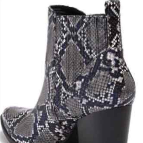 Indigo Rd. Adore Block Heel Bootie - Picture 3 of 4
